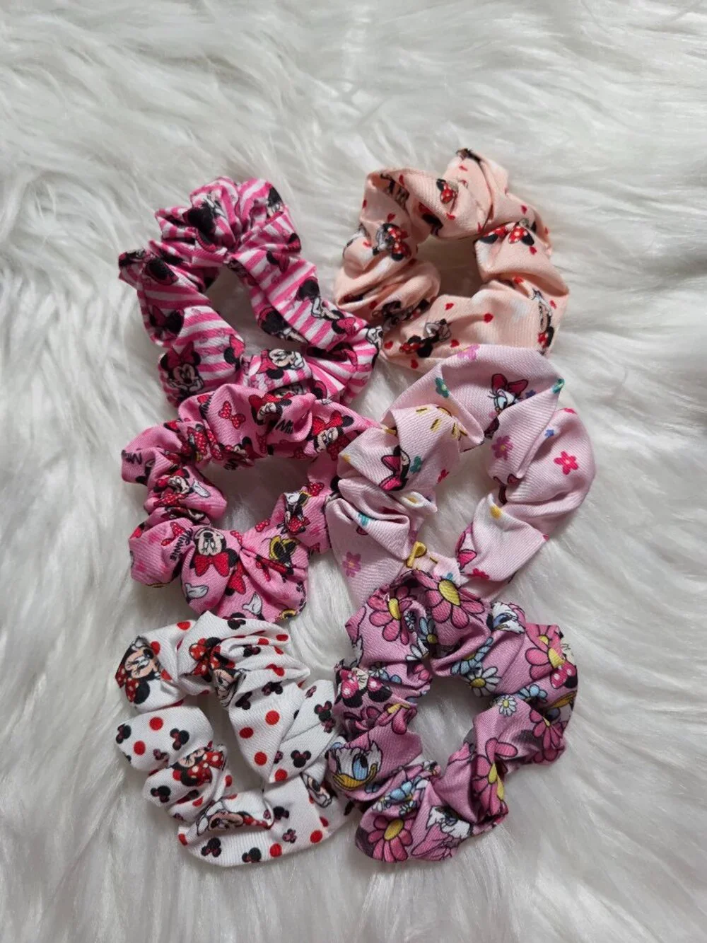 Minnie Mouse & Daisy Duck Scrunchie Set